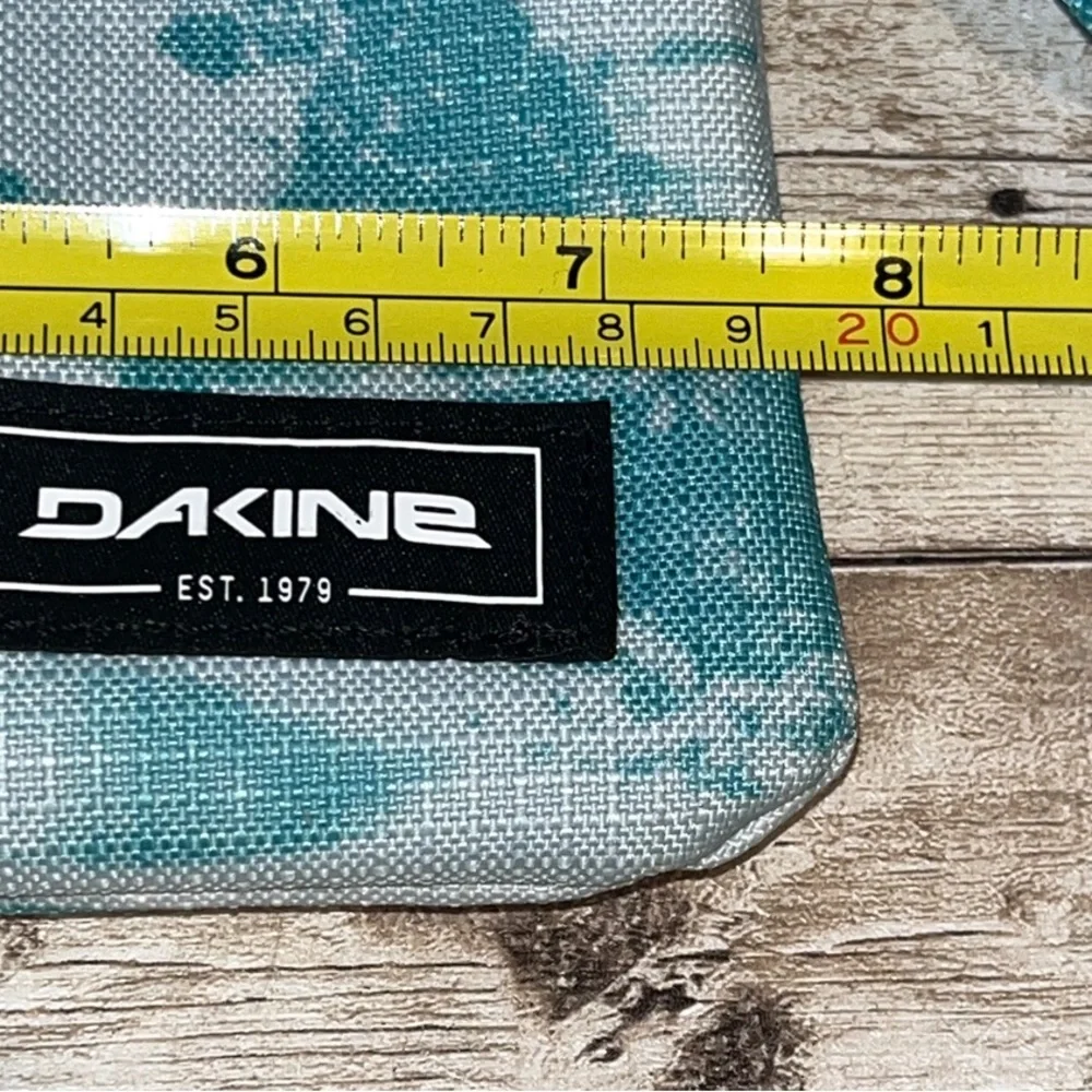 NWT Dakine JIVE Teal & White crossbody Messenger Bag